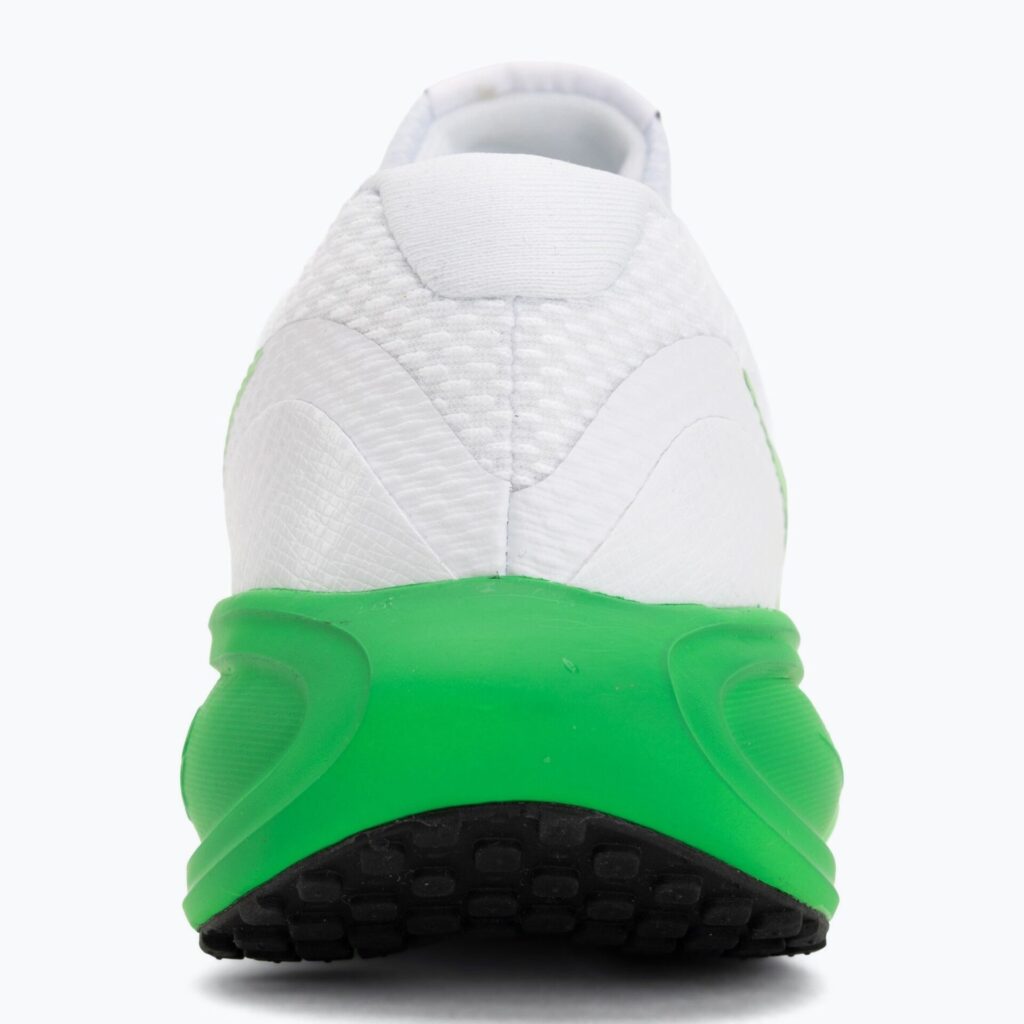 Женские кроссовки для бега Nike Revolution 8 white/cucumber calm/illusion green