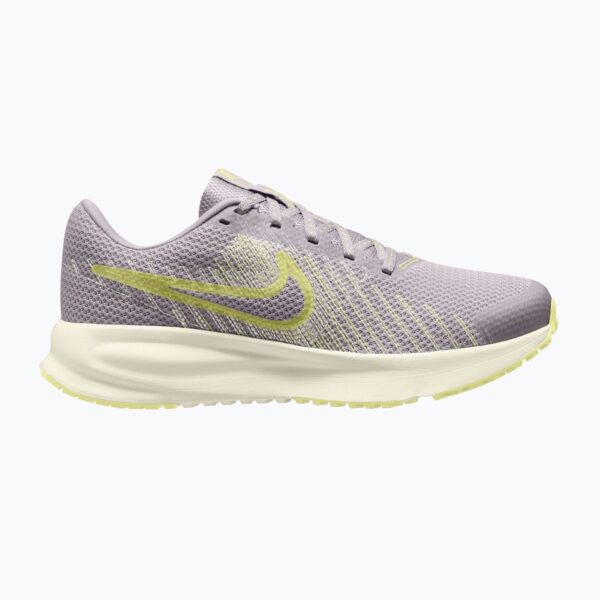 Женские кроссовки для бега Nike Run Defy silver lilac/sail/cream ii/fennel