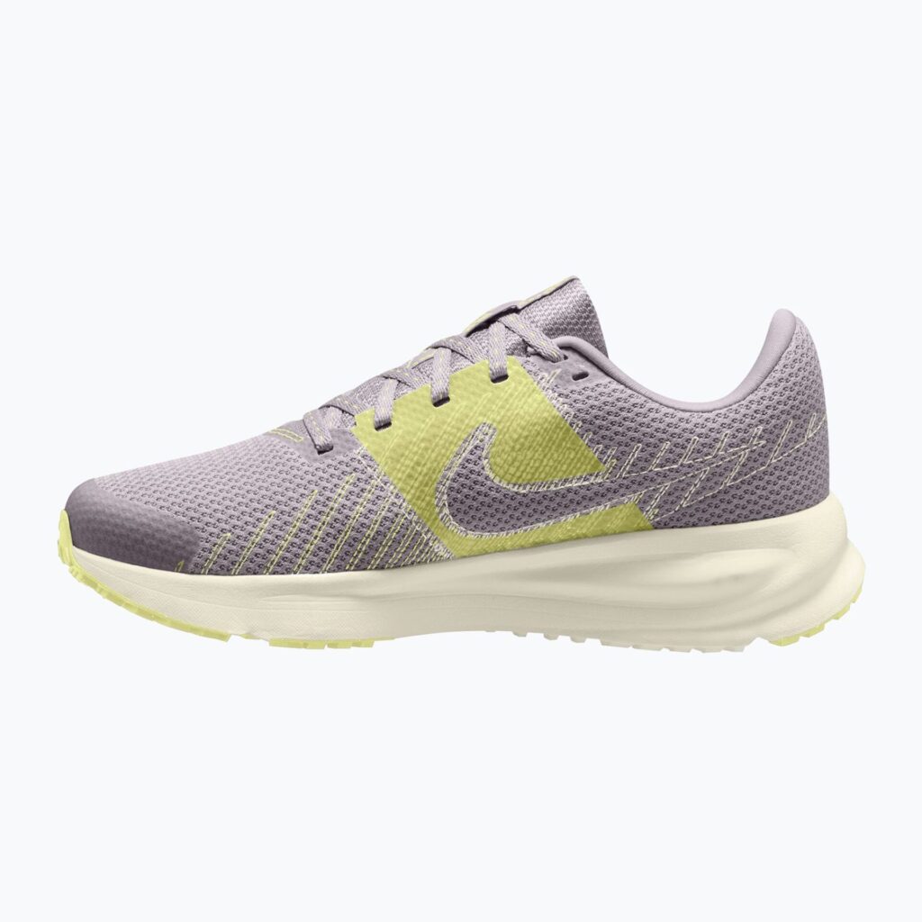 Женские кроссовки для бега Nike Run Defy silver lilac/sail/cream ii/fennel