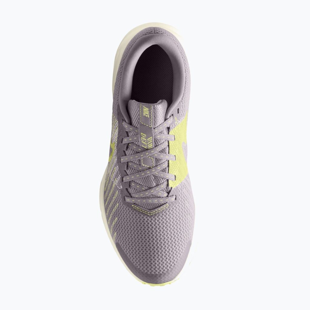 Женские кроссовки для бега Nike Run Defy silver lilac/sail/cream ii/fennel
