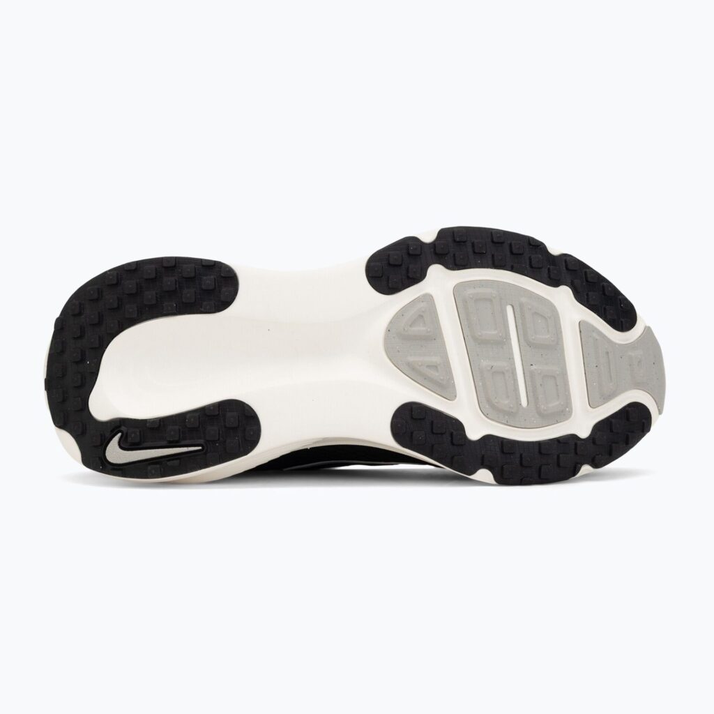 Женские кроссовки для бега Nike Vomero 18 Wide black/coconut milk/summit white