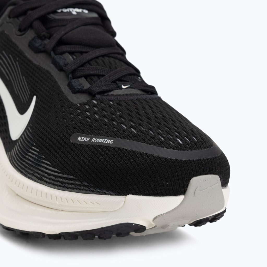 Женские кроссовки для бега Nike Vomero 18 Wide black/coconut milk/summit white