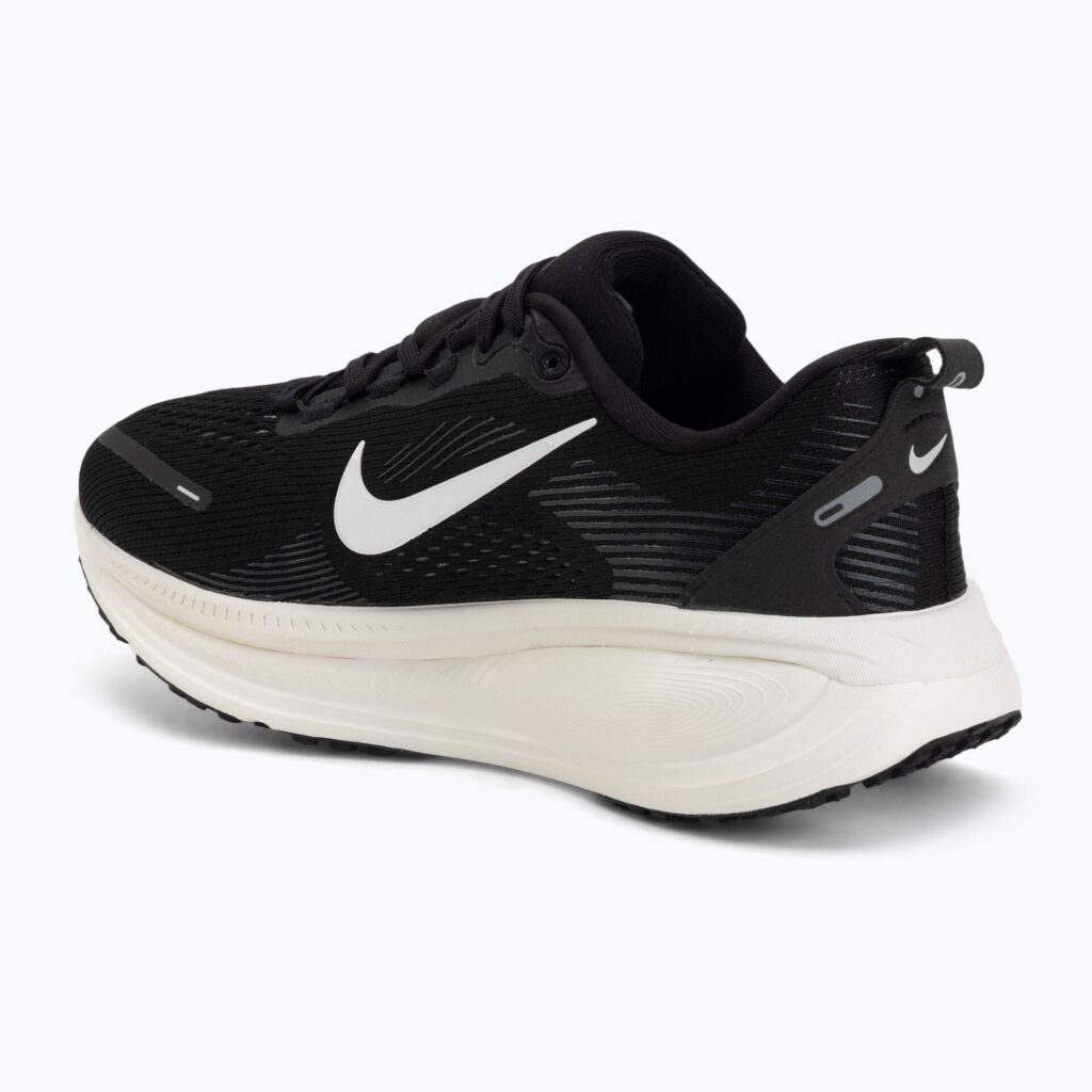 Женские кроссовки для бега Nike Vomero 18 Wide black/coconut milk/summit white