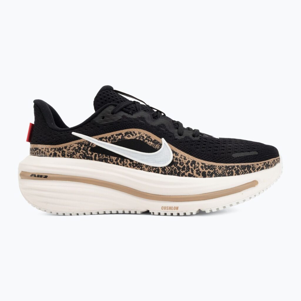 Женские кроссовки для бега Nike Winflo 12 black/british khaki/fusion red/sail