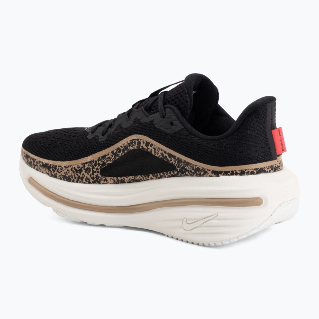 Женские кроссовки для бега Nike Winflo 12 black/british khaki/fusion red/sail