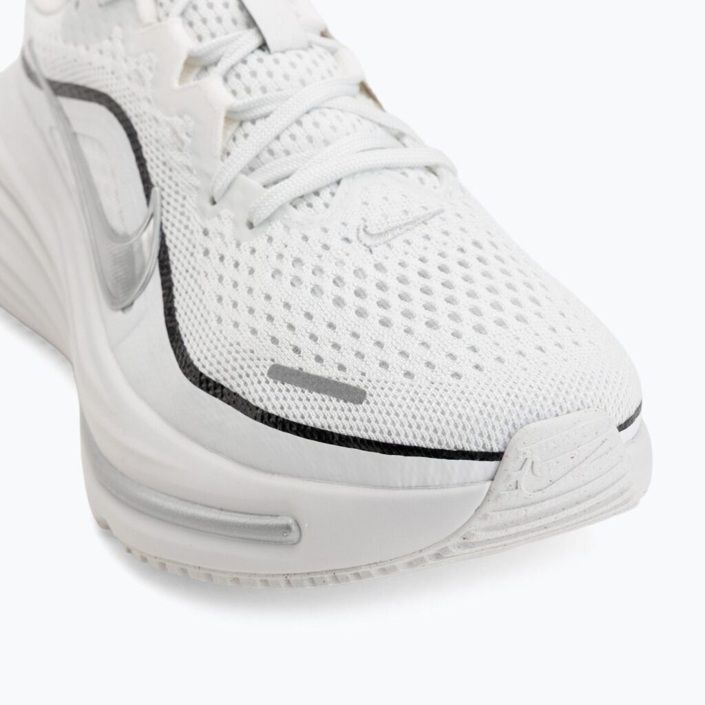 Женские кроссовки для бега Nike Winflo 12 summit white/black/metallic silver