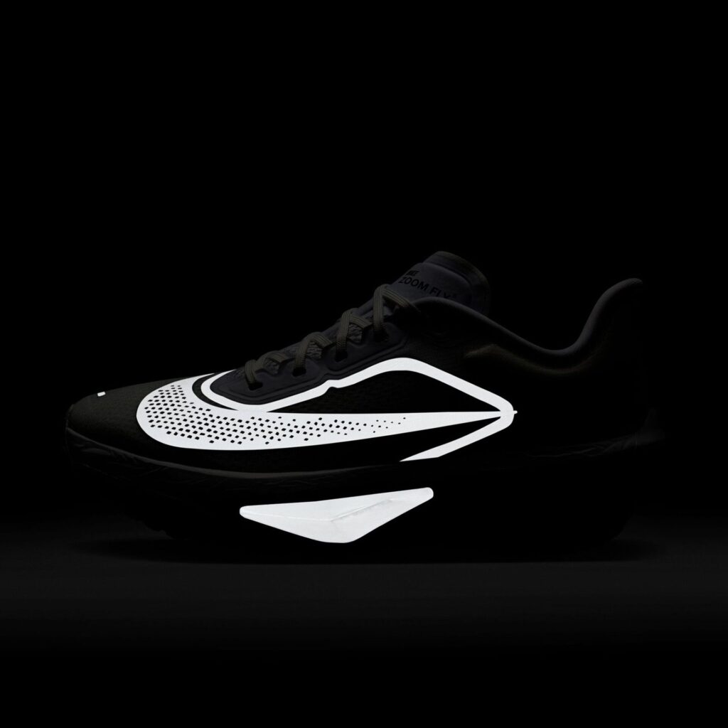 Женские кроссовки для бега Nike Zoom Fly 6 white/smoke grey/metallic silver/black