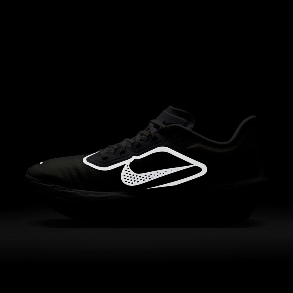 Женские кроссовки для бега Nike Zoom Fly 6 white/smoke grey/metallic silver/black