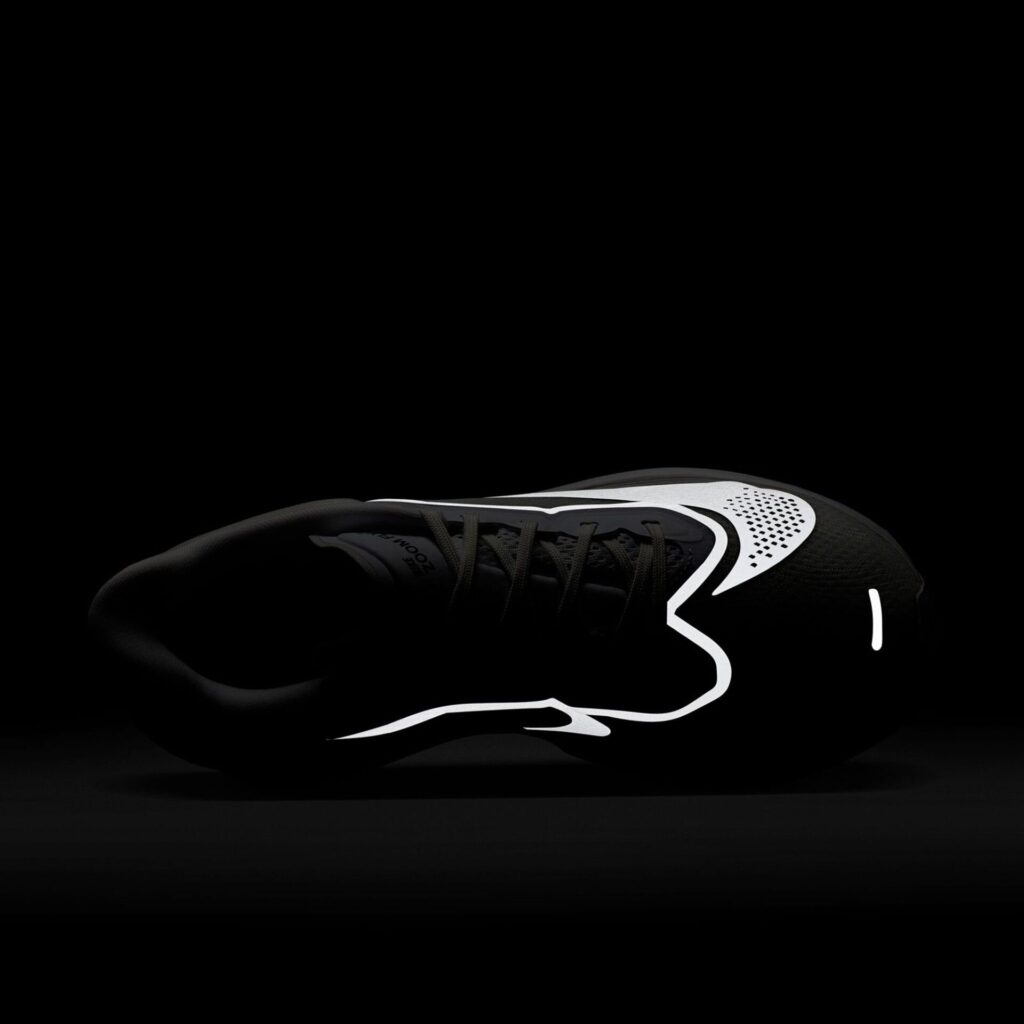 Женские кроссовки для бега Nike Zoom Fly 6 white/smoke grey/metallic silver/black