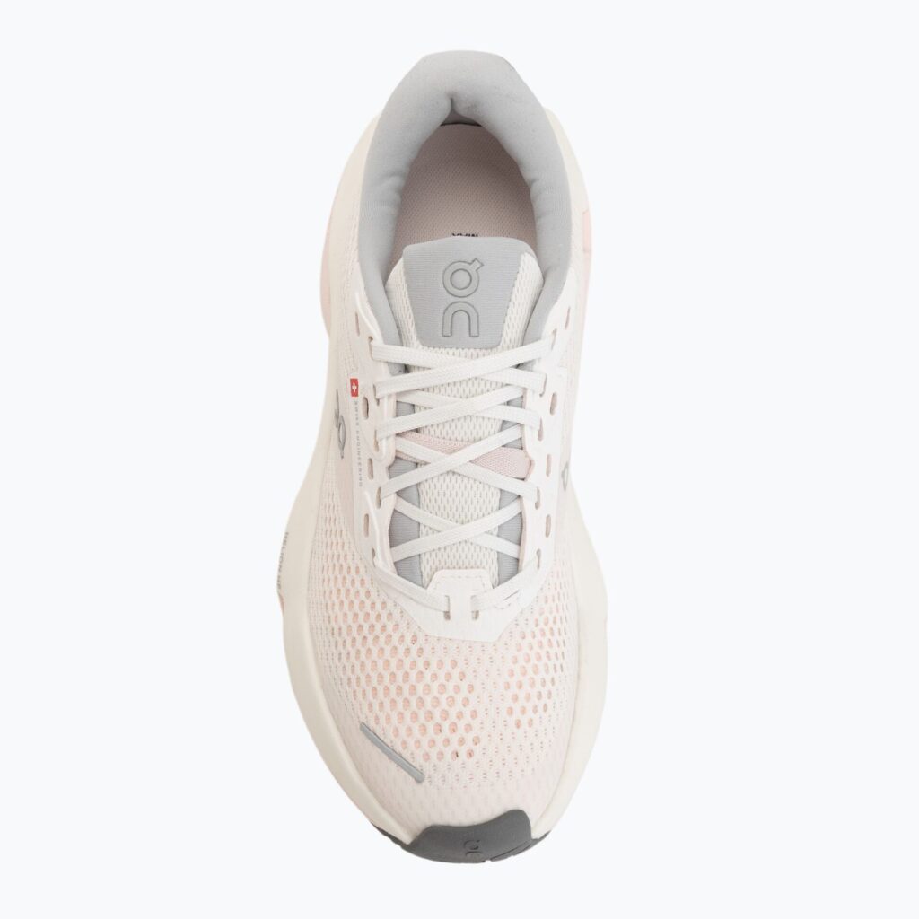 Женские кроссовки для бега On Cloudrunner 3 Max white/salt