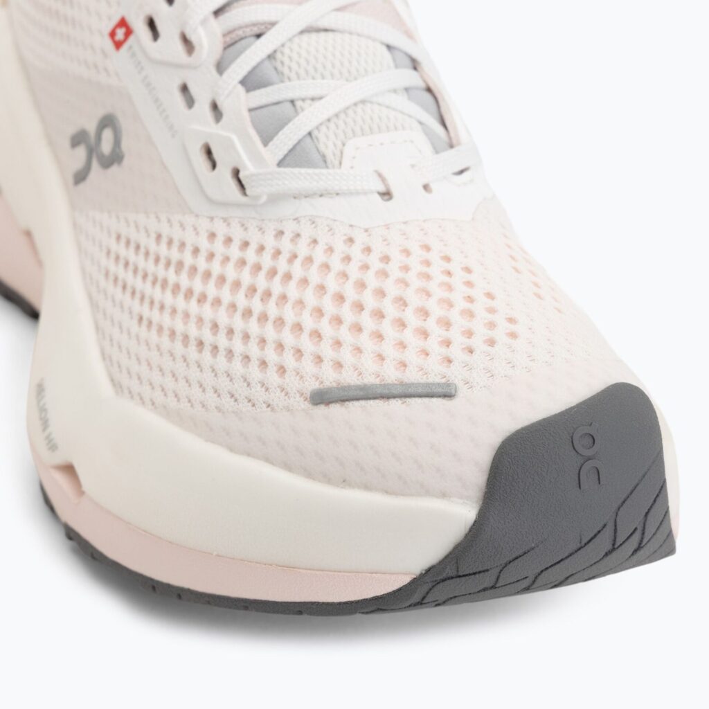 Женские кроссовки для бега On Cloudrunner 3 Max white/salt