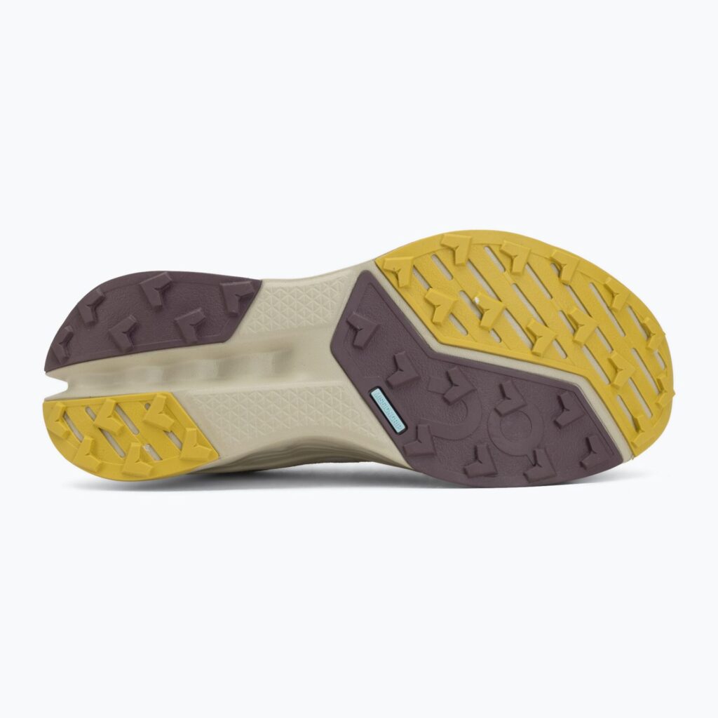 Женские кроссовки для бега On Cloudsurfer Trail 2 Waterproof ghost/chalk
