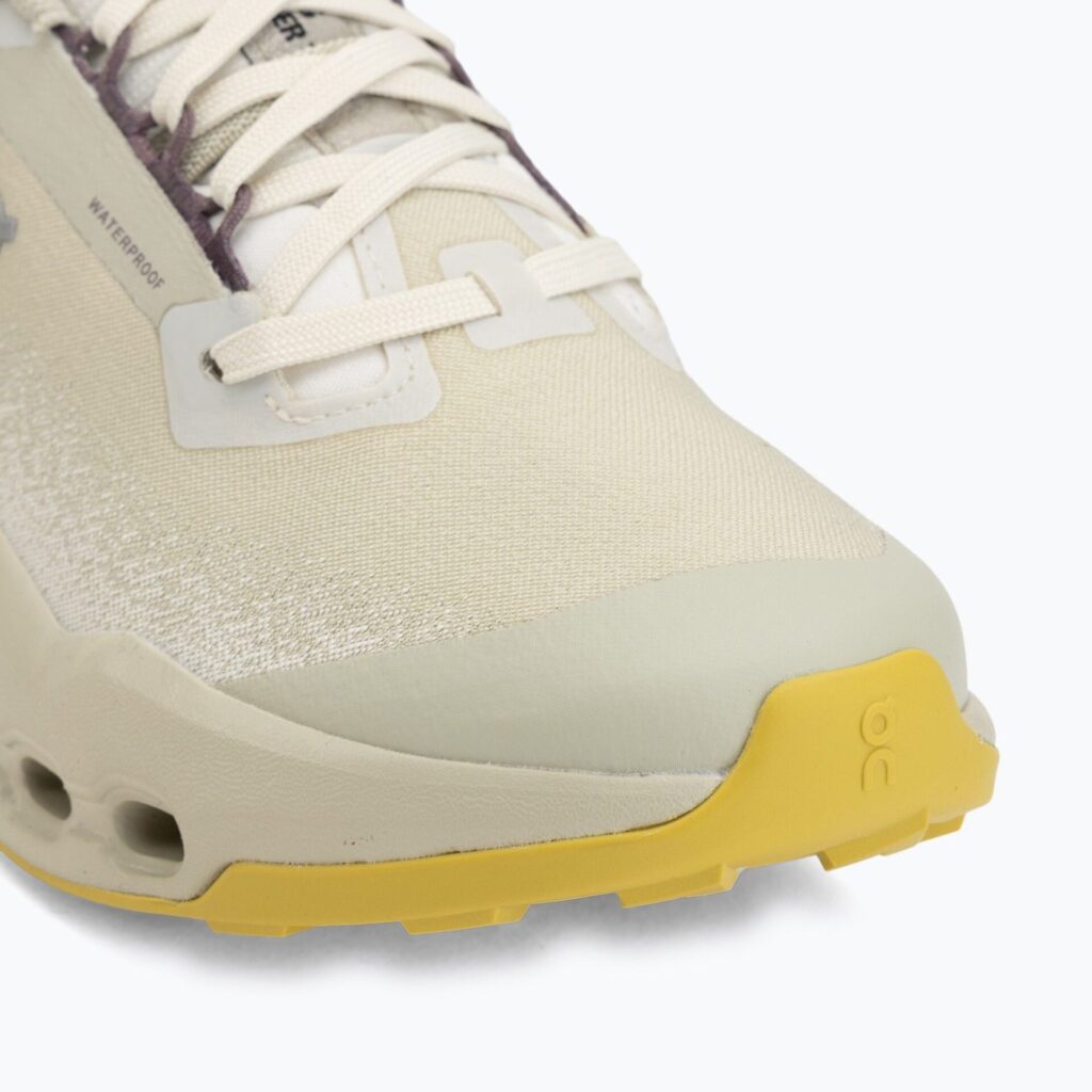 Женские кроссовки для бега On Cloudsurfer Trail 2 Waterproof ghost/chalk