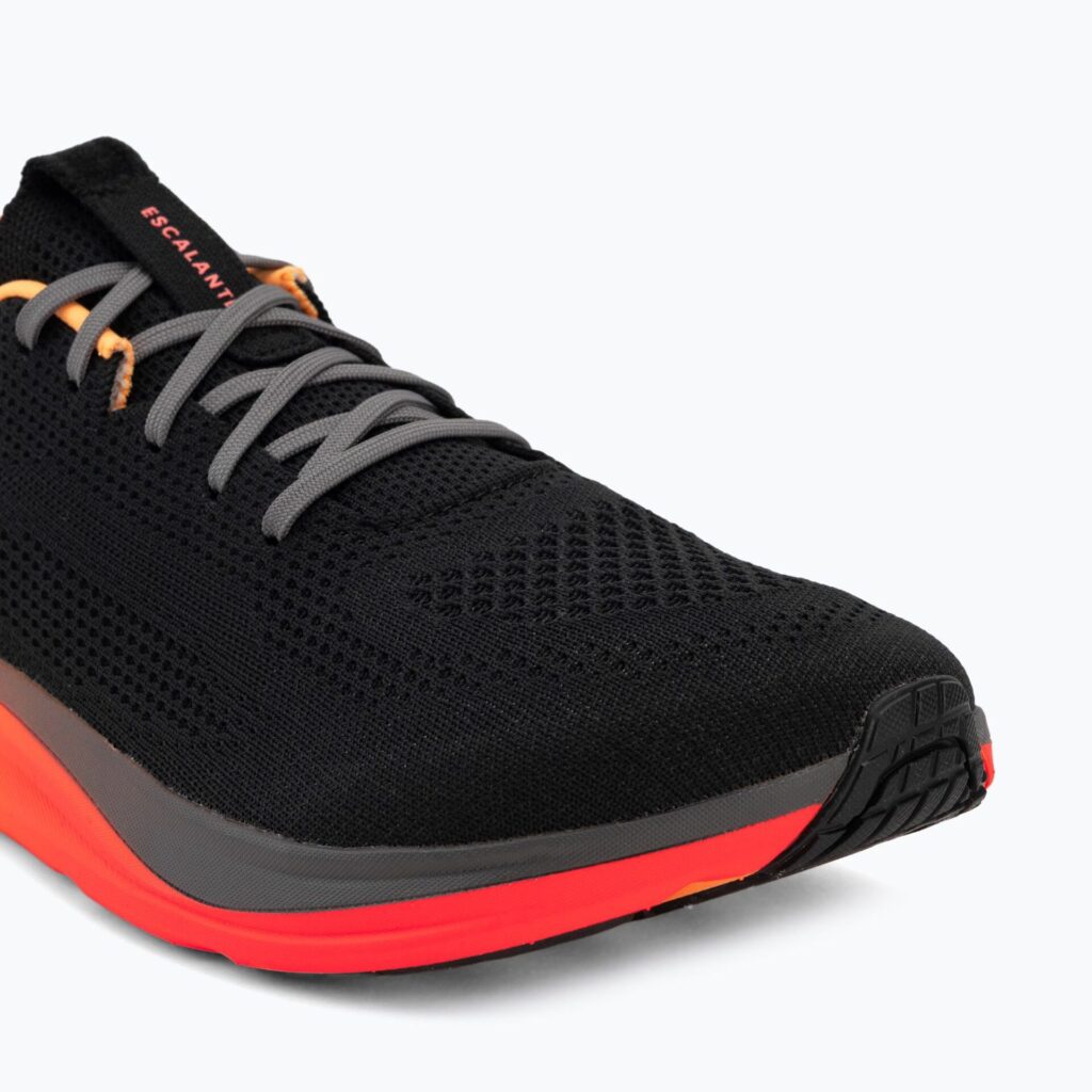 Кроссовки для бега мужские Escalante 5 black/fiery coral/orange