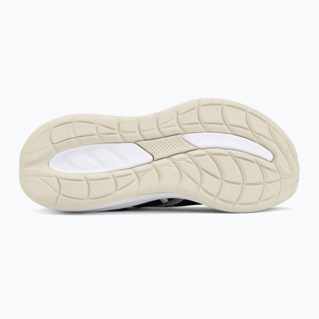 Кроссовки для бега мужскиеASICS Gel-Cumulus 28 black/white