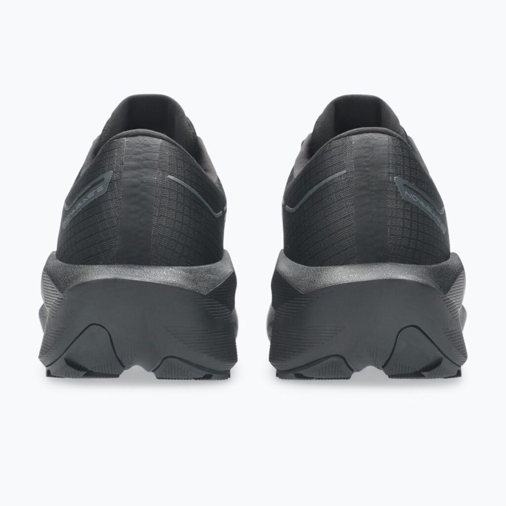 Кроссовки для бега мужскиеASICS Novablast 6 GTX black/graphite grey