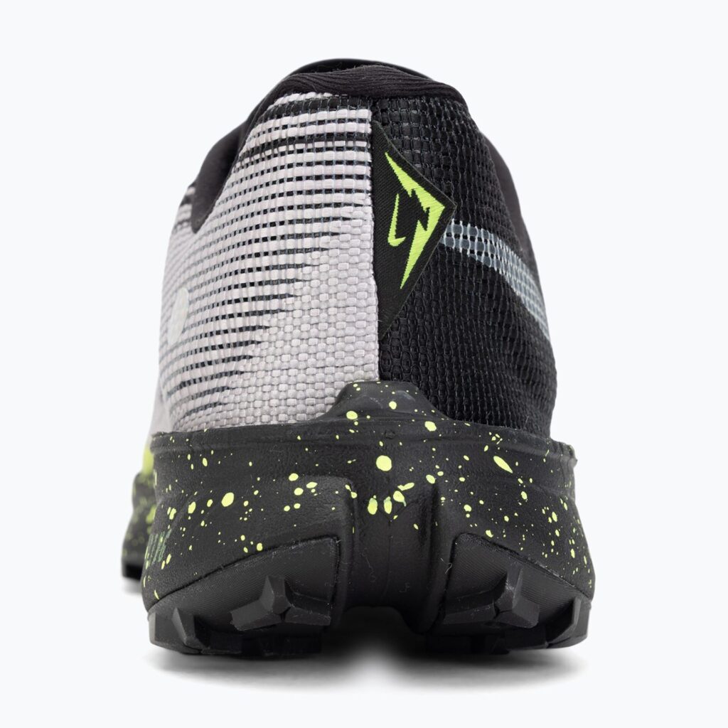Кроссовки для бега Nike Kiger 10 black/volt ice/tattoo/phantom