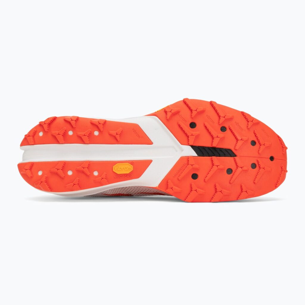 Кроссовки для бега Nike Kiger 10 white/photon dust/total orange/black