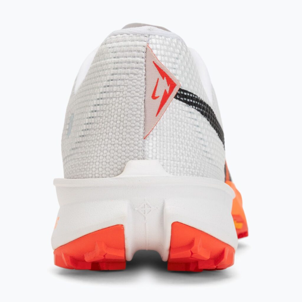 Кроссовки для бега Nike Kiger 10 white/photon dust/total orange/black