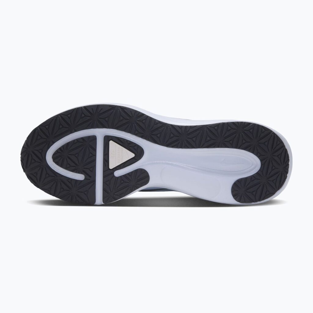 Кроссовки для бега Nike Revolution 8 Utility football grey/ligt armory blue/gridiron