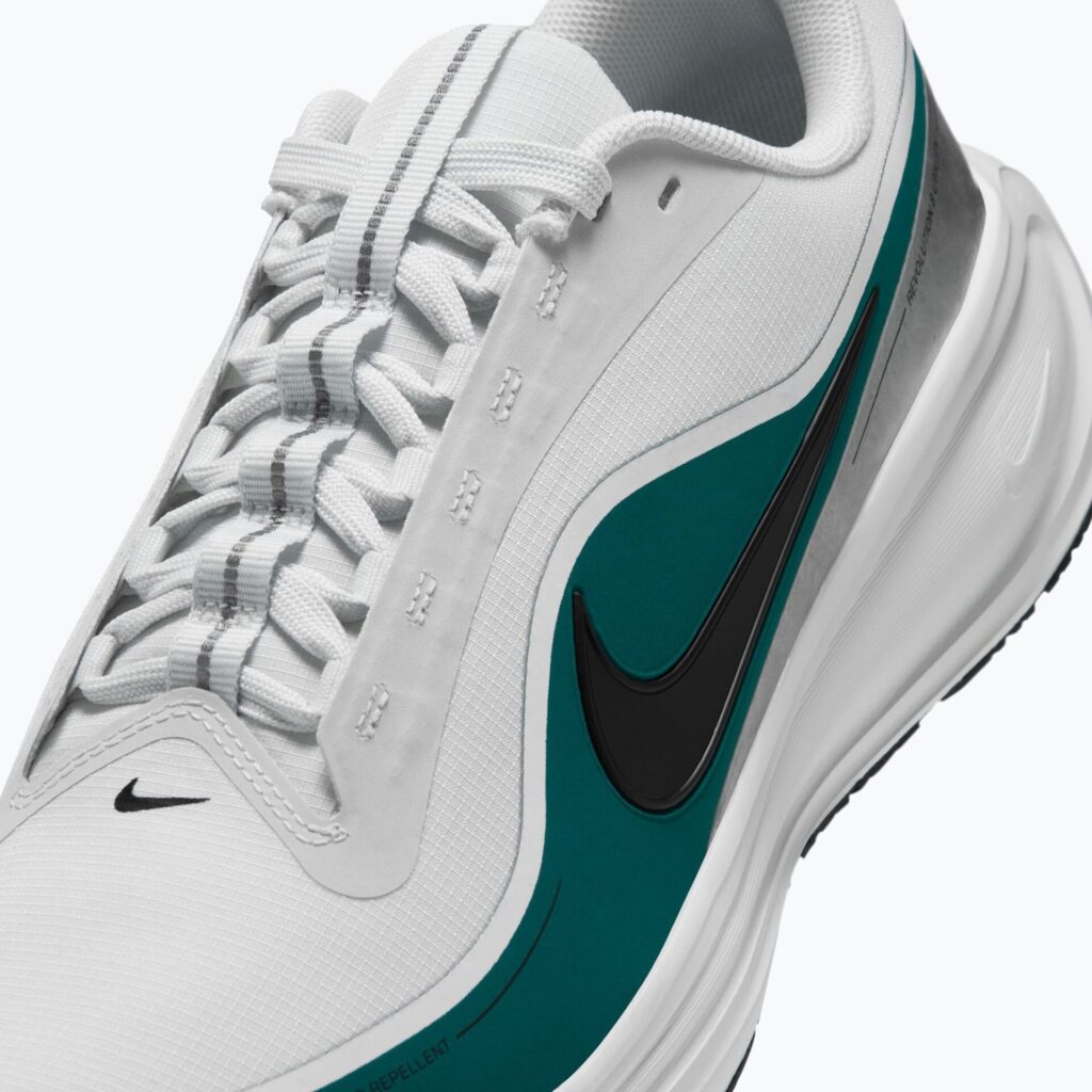 Кроссовки для бега Nike Revolution 8 Utility off white/bright spruce/black