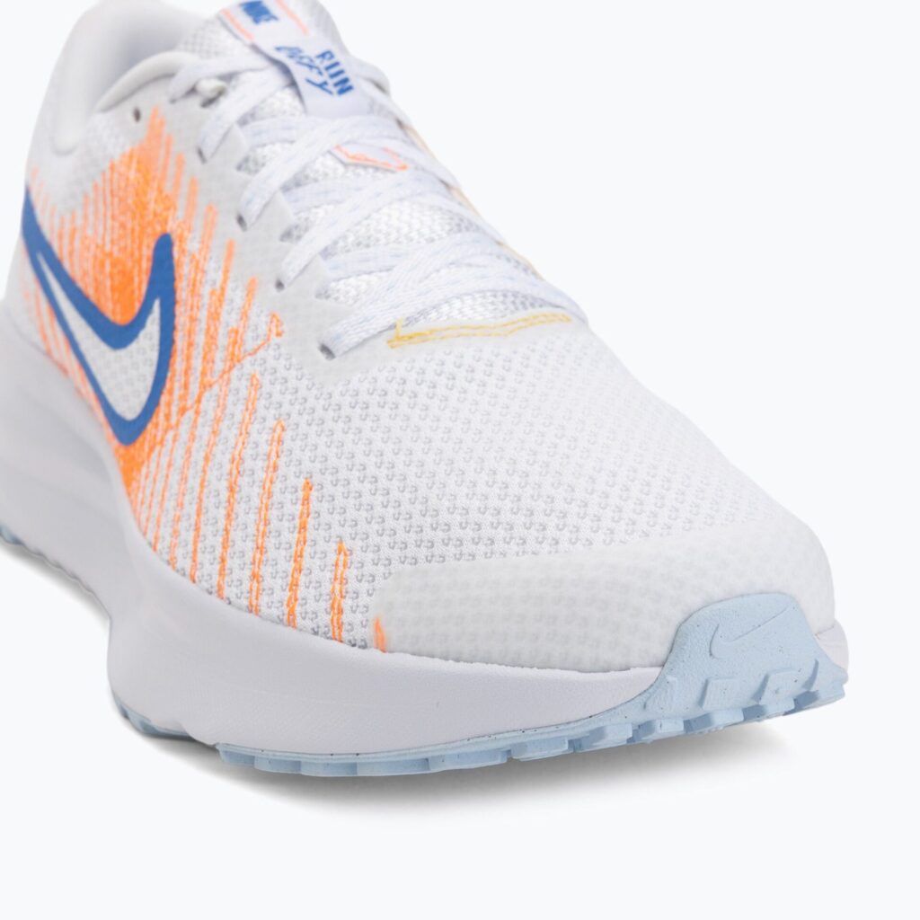 Кроссовки для бега Nike Run Defy white/topaz gold/blue crystal