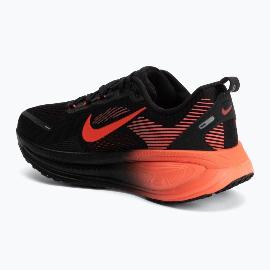 Кроссовки для бега Nike Vomero 18 black/university red/bright crimson