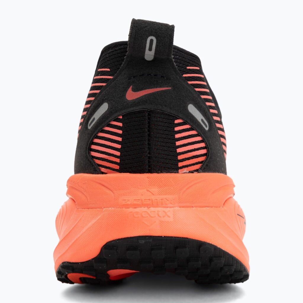 Кроссовки для бега Nike Vomero 18 black/university red/bright crimson