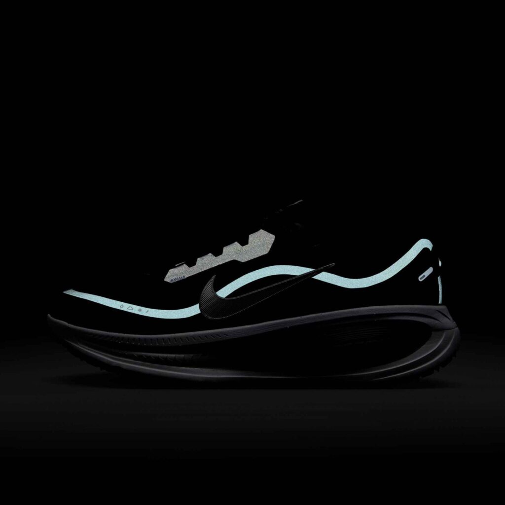 Кроссовки для бега Nike Vomero 18 GORE-TEX black/anthracite/white/metallic silver