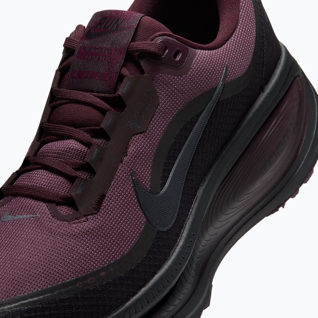 Кроссовки для бега Nike Vomero 18 GORE-TEX burgundy crush/burgundy crush/black