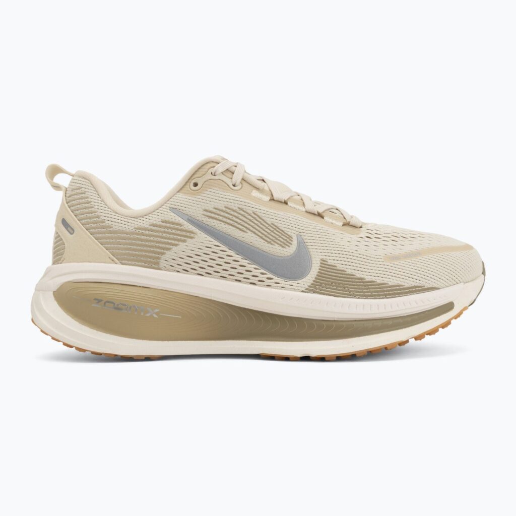 Кроссовки для бега Nike Vomero 18 light khaki/desert khaki/metallic silver