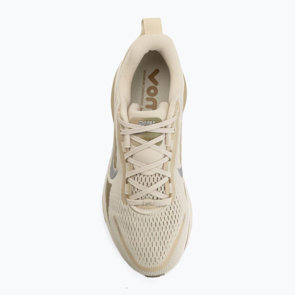 Кроссовки для бега Nike Vomero 18 light khaki/desert khaki/metallic silver