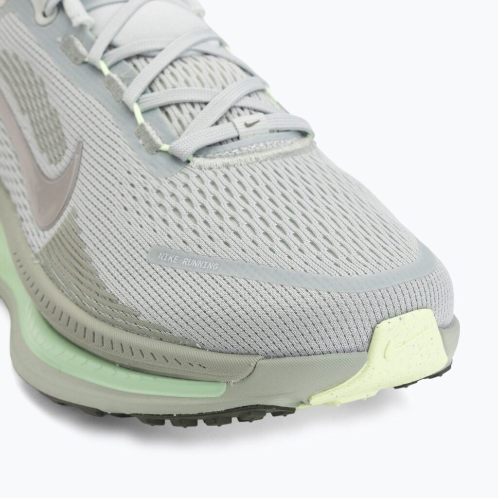 Кроссовки для бега Nike Vomero 18 light silver/barely volt/college grey