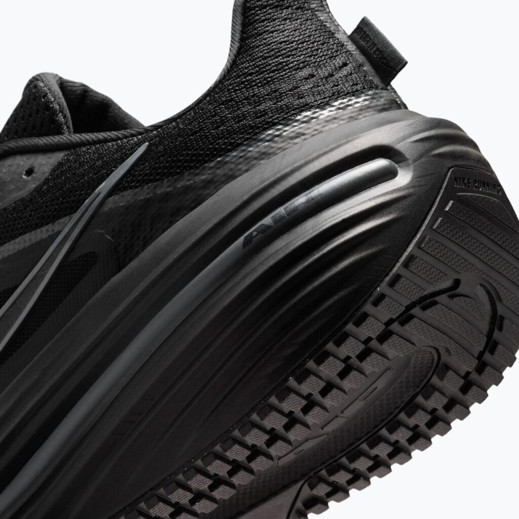 Кроссовки для бега Nike Winflo 12 black/dark smoke grey/black
