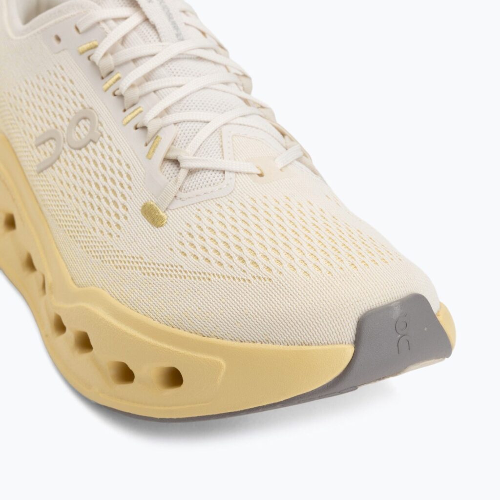 Кроссовки для бега On Cloudsurfer Max ivory/dijon
