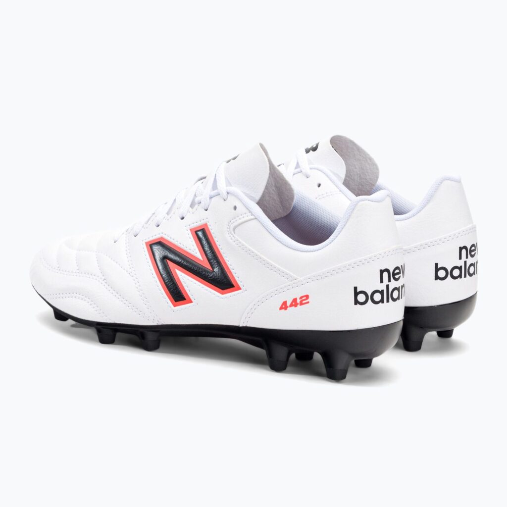 Футбольные бутсы New Balance 442's Academy V2 FG white/black
