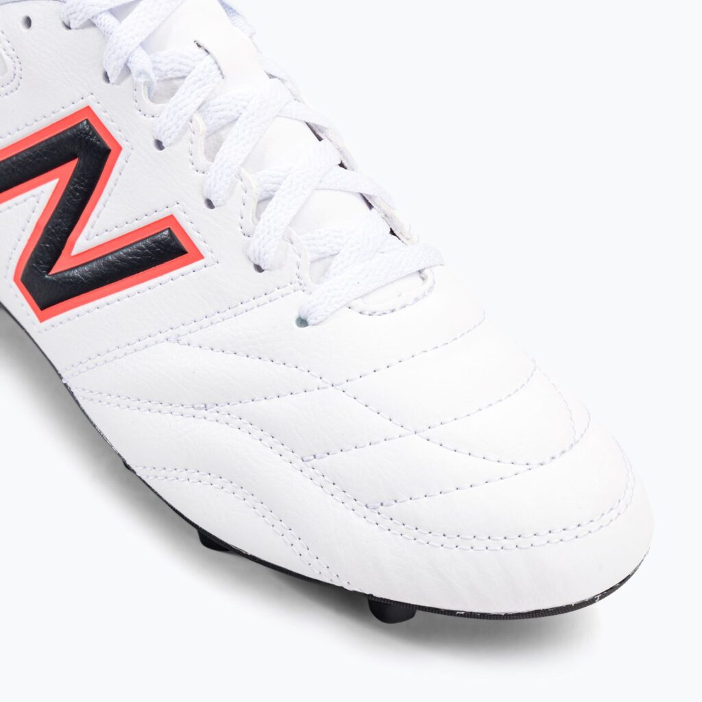 Футбольные бутсы New Balance 442's Academy V2 FG white/black