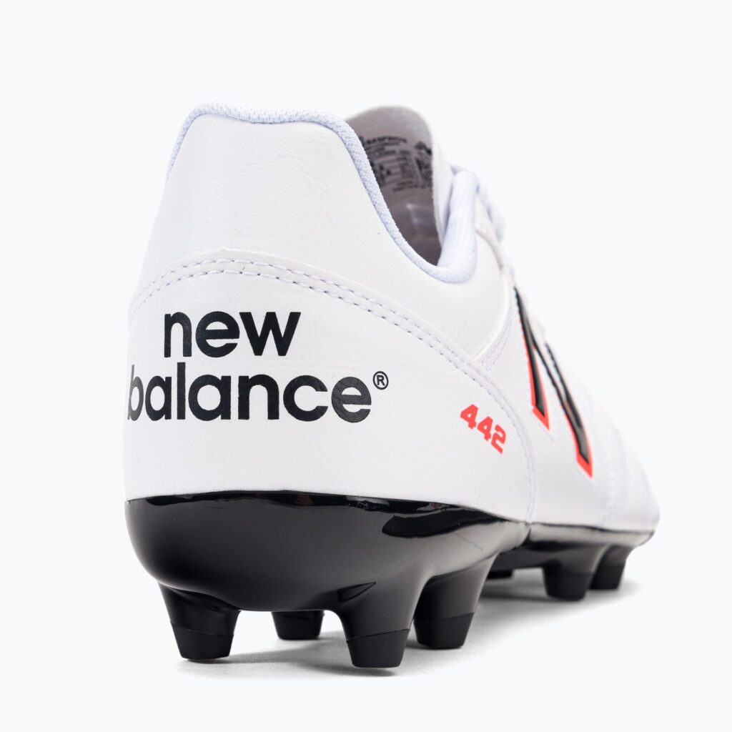 Футбольные бутсы New Balance 442's Academy V2 FG white/black