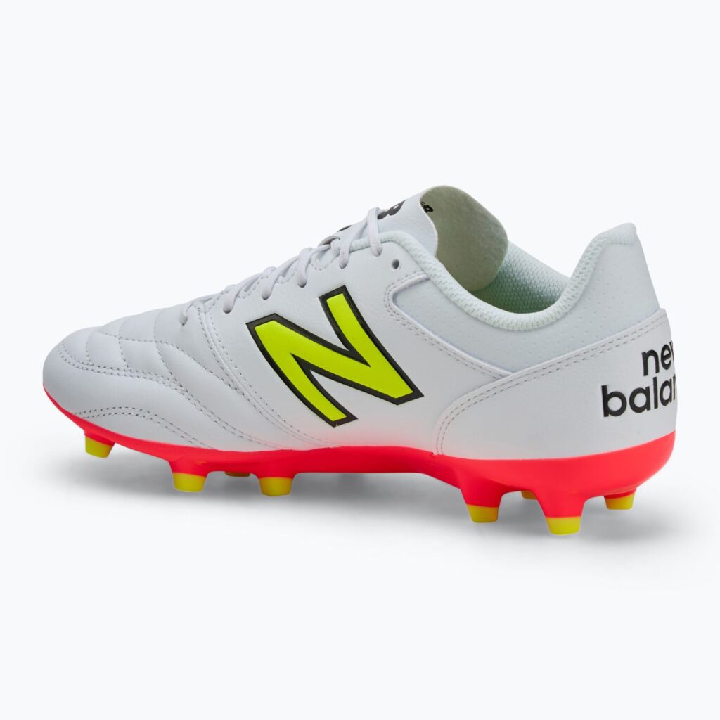 Футбольные бутсы New Balance 442's Team V2 FG white