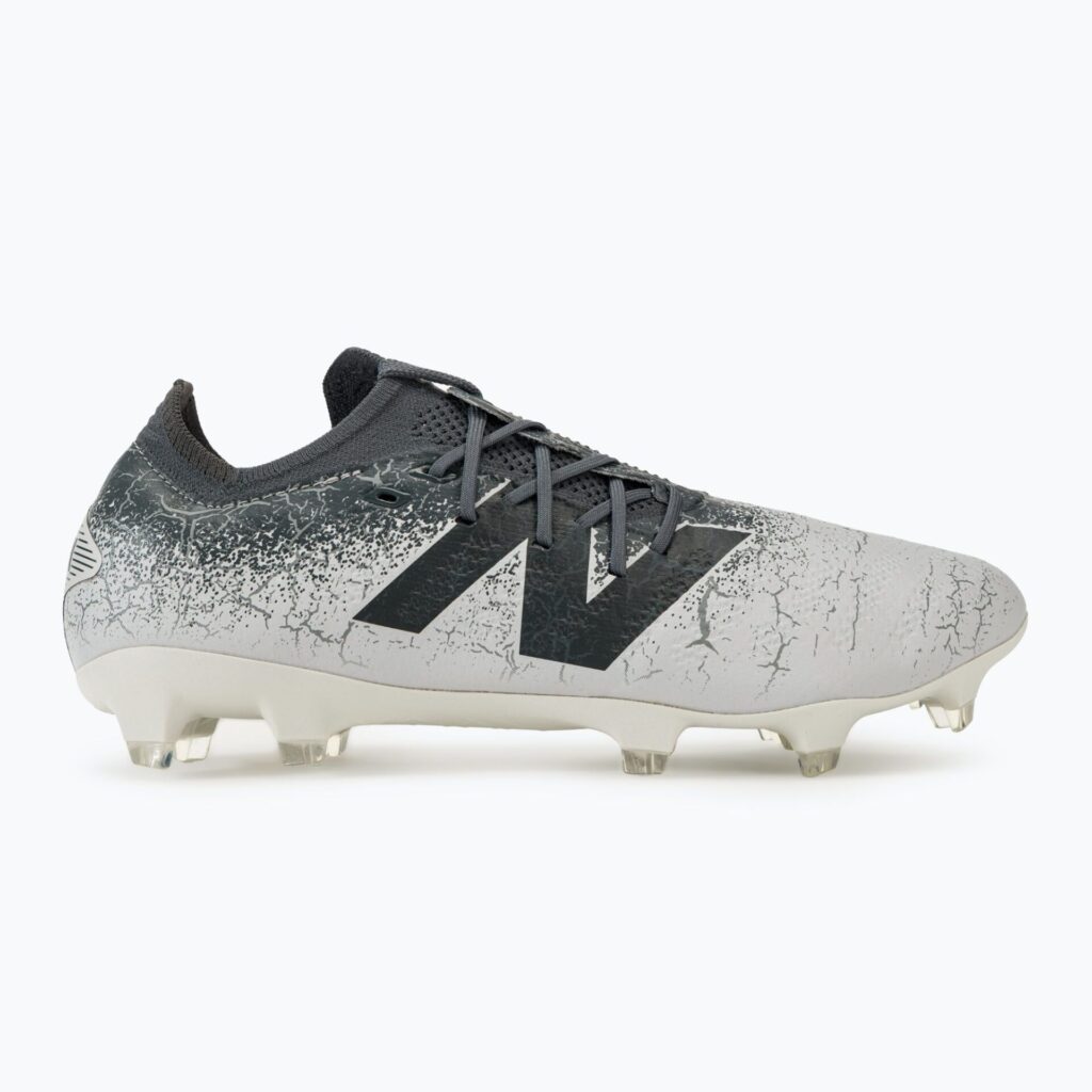Футбольные бутсы New Balance Furon Pro V7+ FG concrete