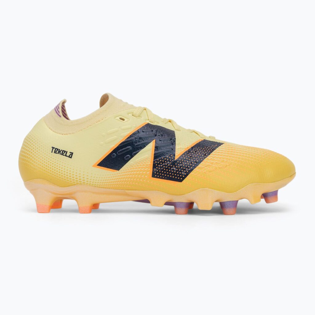 Футбольные бутсы New Balance Tekela Pro Low Laced V4+ FG beige