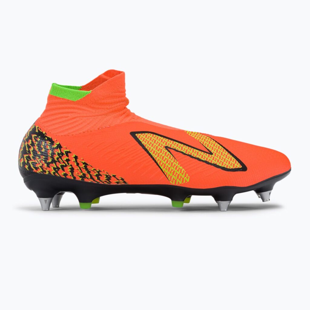 Футбольные бутсы New Balance Tekela Pro V4+ SG neon dragonfly