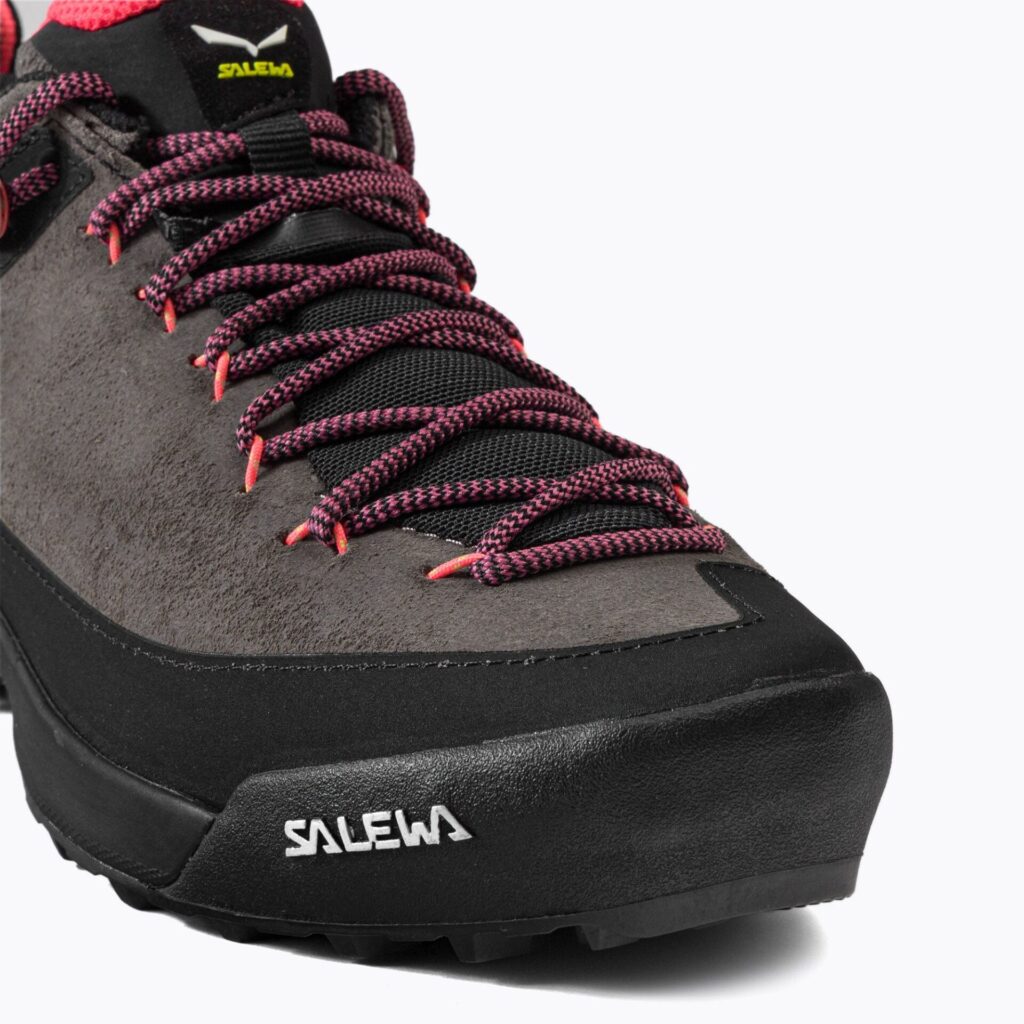 Женские ботинки Salewa Wildfire Leather bungee cord/black