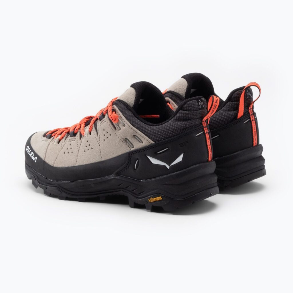Кроссовки Женские ботинкиSalewa Alp 2 oatmeal/black