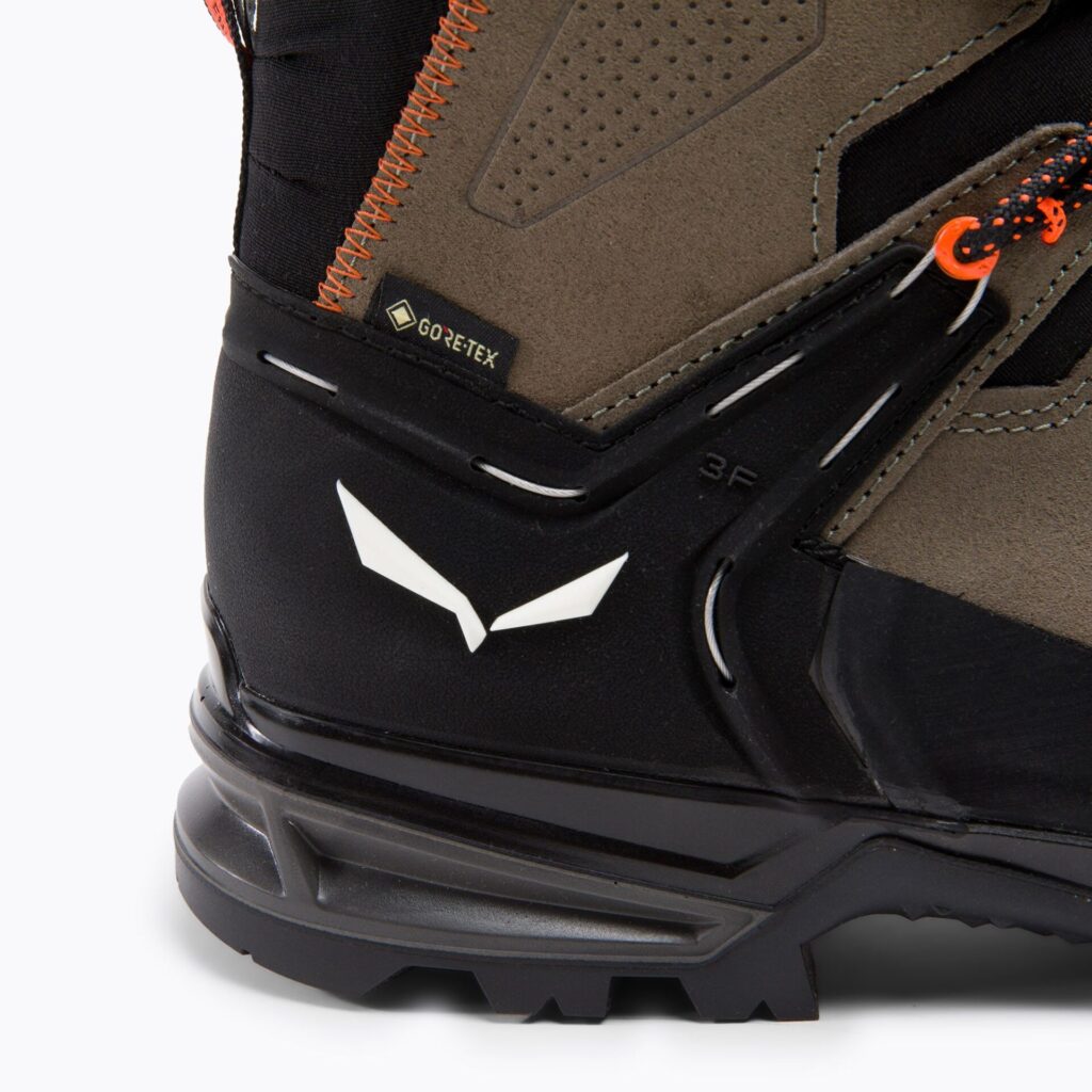 Кроссовки Ботинки мужские Salewa MTN 2 Mid GTX bungee cord/black