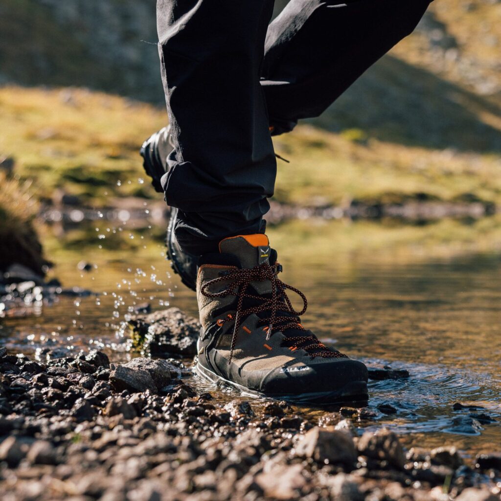 Кроссовки Ботинки мужские Salewa MTN 2 Mid GTX bungee cord/black