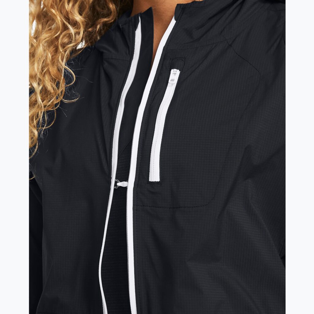 Куртка женская для бегаUnder Armour Phantom Windbreaker black/white/white