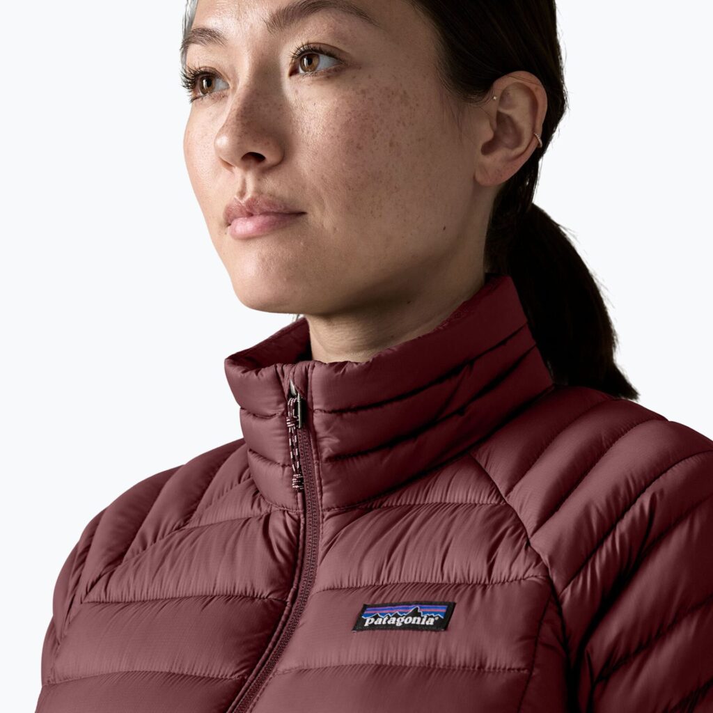 Куртка женская Patagonia Down Sweater dark ruby
