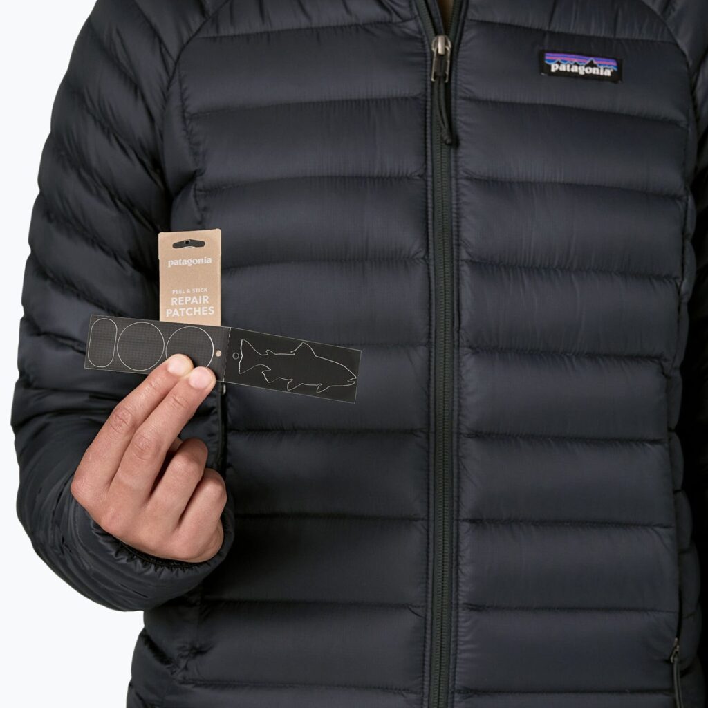 Куртка женская Patagonia Down Sweater Hoody black