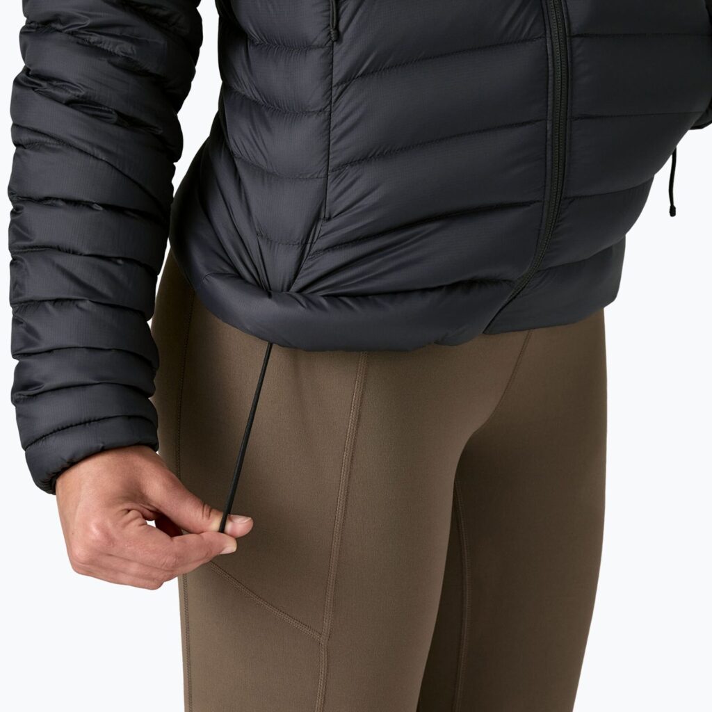Куртка женская Patagonia Down Sweater Hoody black